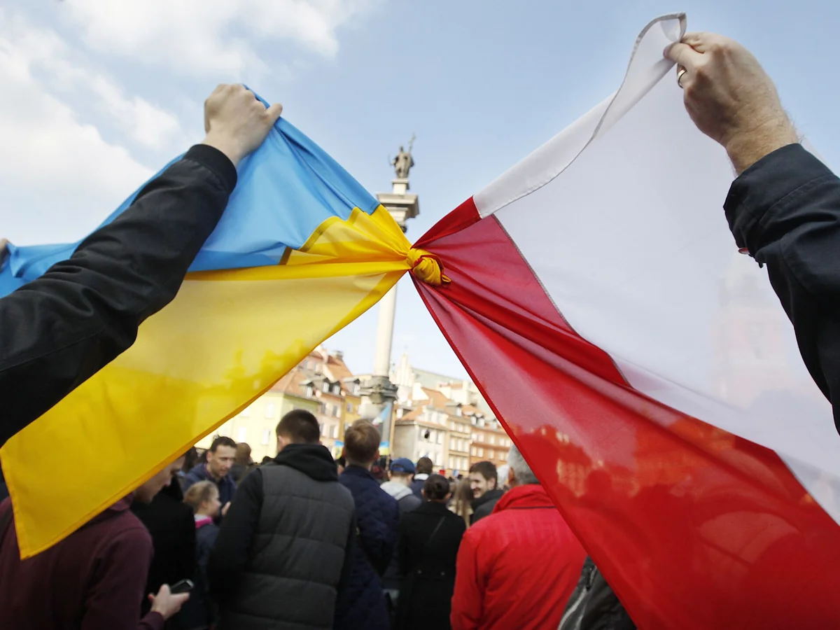 Зеленский анонсировал особый статус польских граждан в Украине