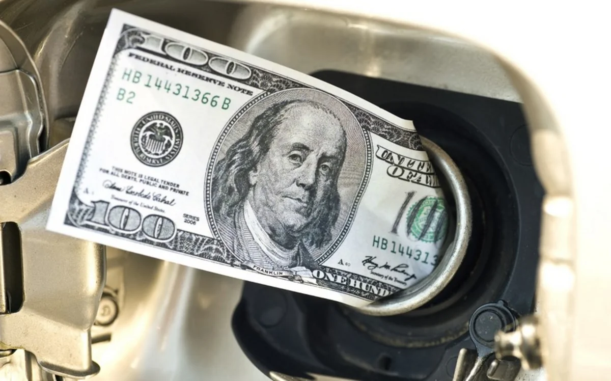 Oil prices continue to rise amid declining US stocks