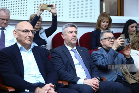 Karabakh University students present artistic composition to diplomats