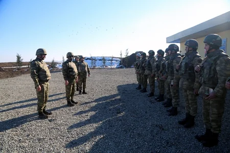 Azerbaijani Defense Minister inspects readiness of frontline military