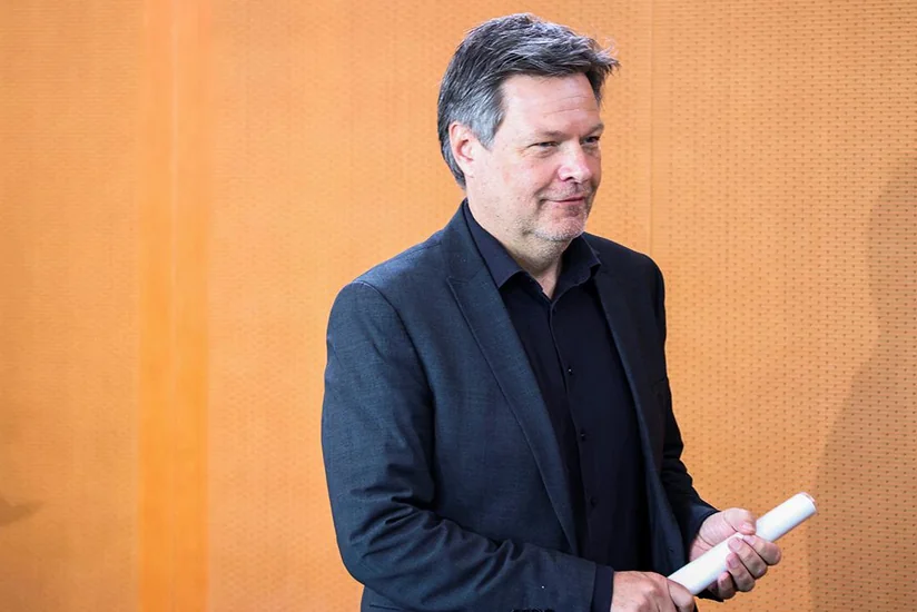 Habek: Almaniya “yaşıl enerji” kursunu davam etdirməlidir