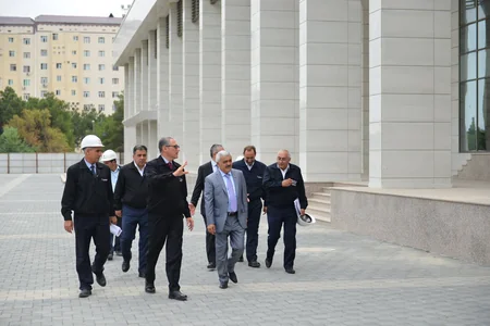 SOCAR prezidenti Etilen-Polietilen Zavodundakı təmir və modernizasiya işlərinin gedişi ilə tanış olub