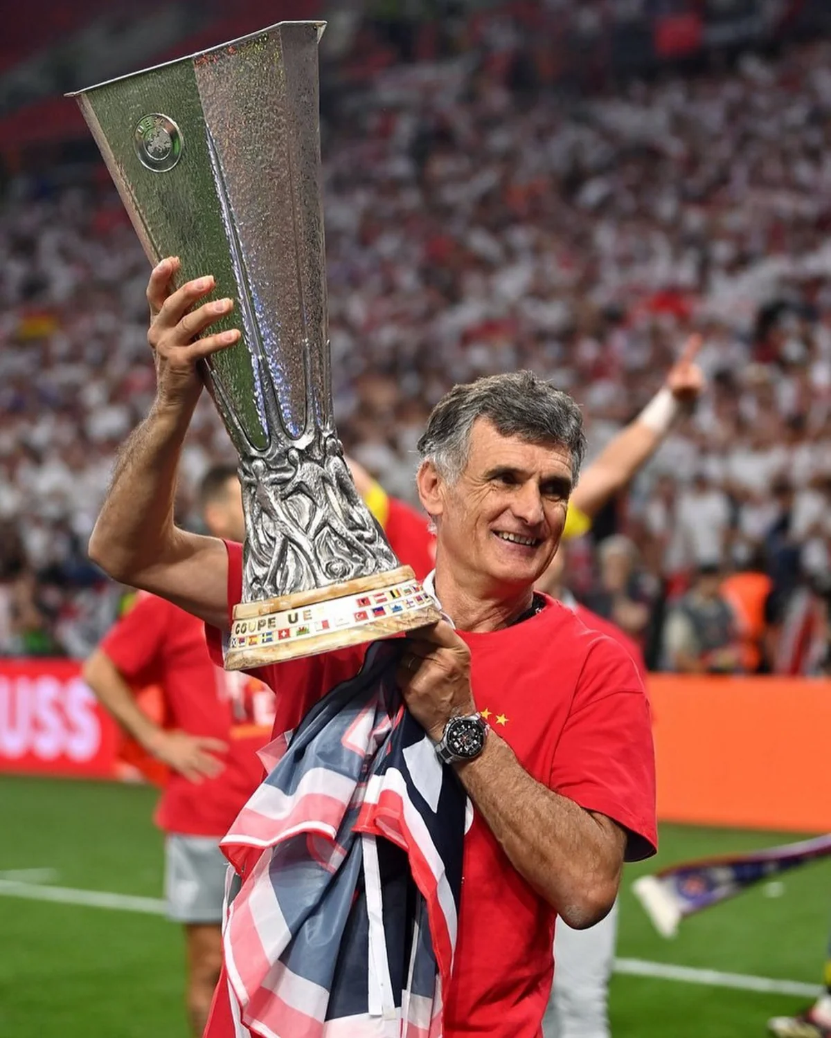 Avropa Liqasının son qalibi baş məşqçi ilə müqaviləni uzadıb