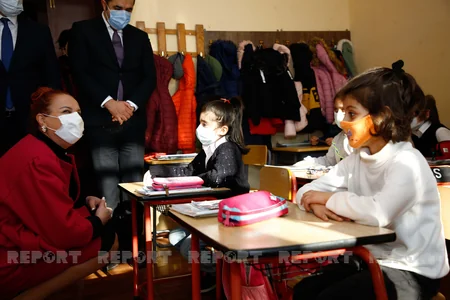 Emin Əmrullayev Tbilisinin 120 yaşlı azərbaycandilli məktəbinə baş çəkib