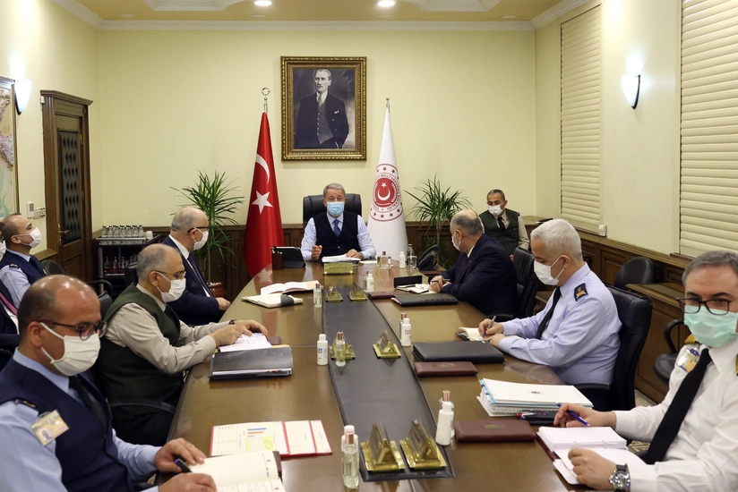 Hulusi Akar Ağdamda xidmət edən türkiyəli generala tapşırıqlar verib