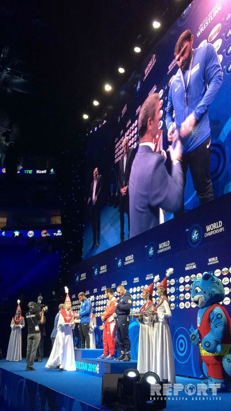 Azərbaycanın sərbəst güləşçisi Şərif Şərifov dünya çempionatında gümüş medal qazanıb - FOTO