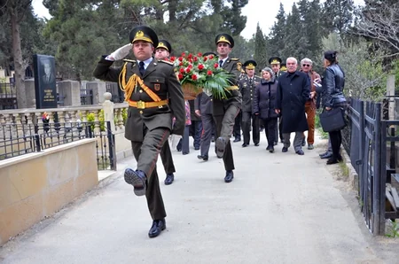 ​Müdafiə Nazirliyi görkəmli sərkərdə Əlağa Şıxlinskinin xatirəsini yad edib