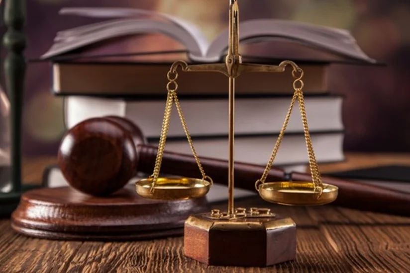 Bakıda baldızını öldürən, arvadını bıçaqlayan şəxsin məhkəməsi başlayıb