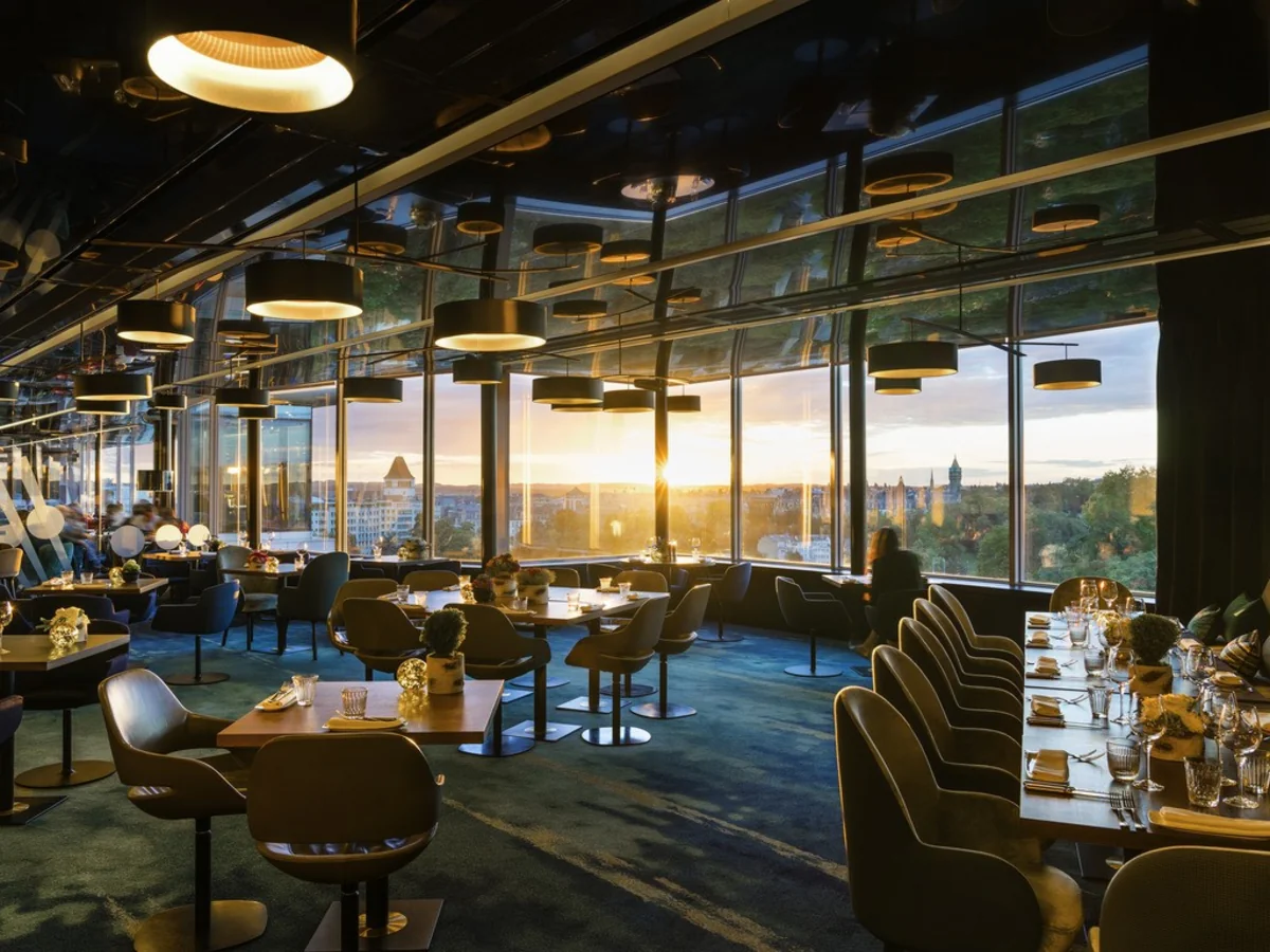 Deputat restoranlarda qiymətlərin bahalığından şikayətlənib