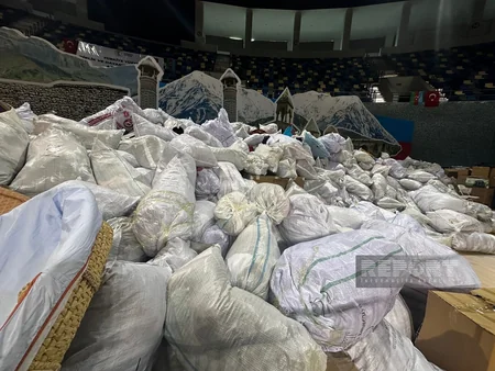 Bakıdan Türkiyəyə yardımın 8-ci günü: Təkcə dünən 21 TIR göndərdik
