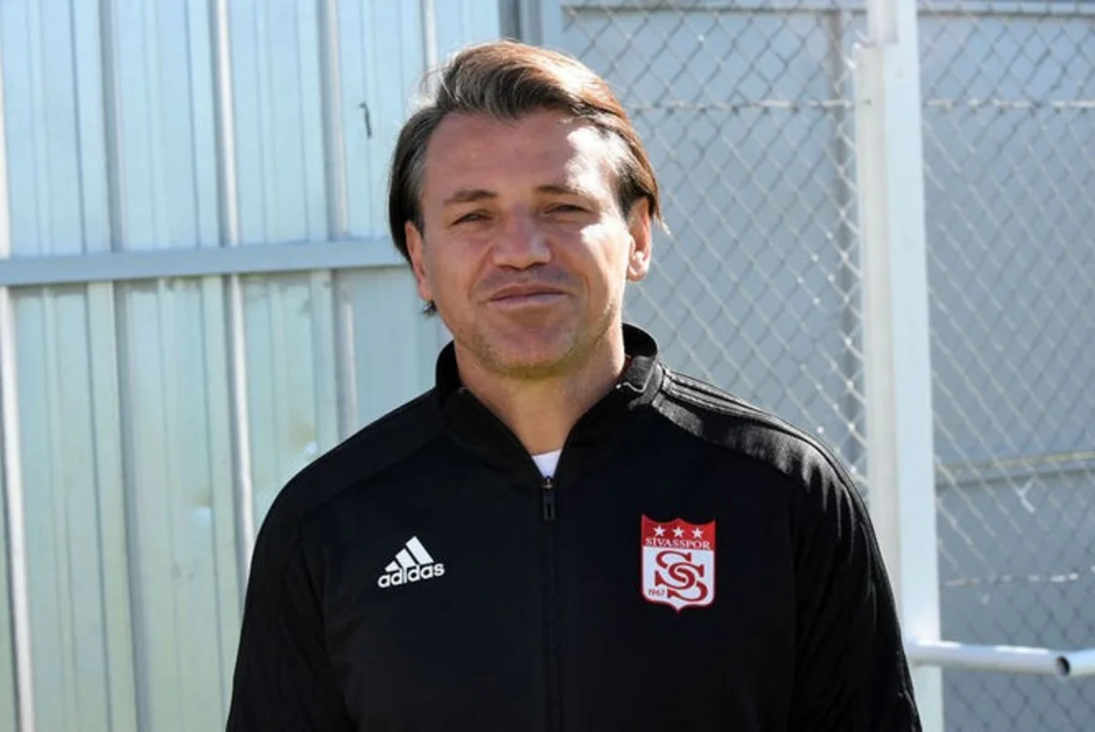 Турецкий клуб расстался с главным тренером