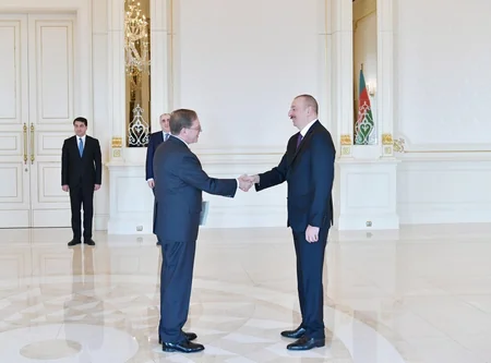 President Ilham Aliyev receives credentials of incoming U.S. ambassador