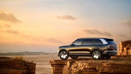 Zeekr 9X flaqman SUV modeli Şanxay Avtomobil Sərgisində debüt edib