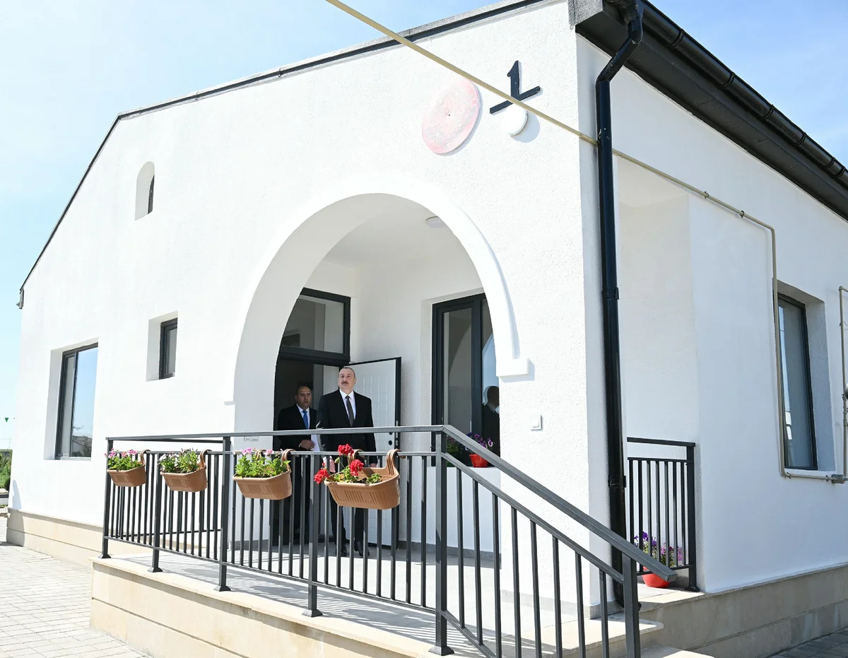 Prezident İlham Əliyev Ağdamın Kəngərli kəndində yeni inşa edilmiş fərdi evlərdə yaradılan şəraitlə tanış olub