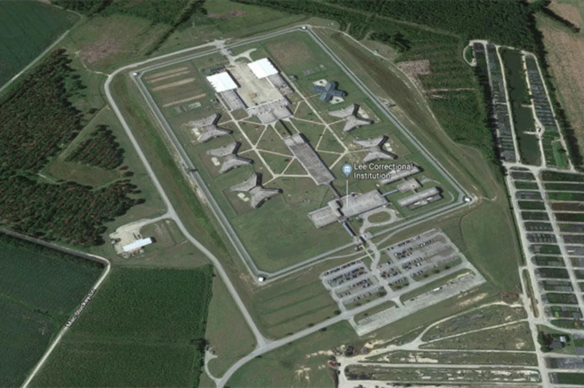 US prison riot, seven inmates killed