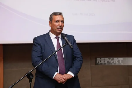 Dövlət Komitəsi Reportun əməkdaşını mükafatlandırıb
