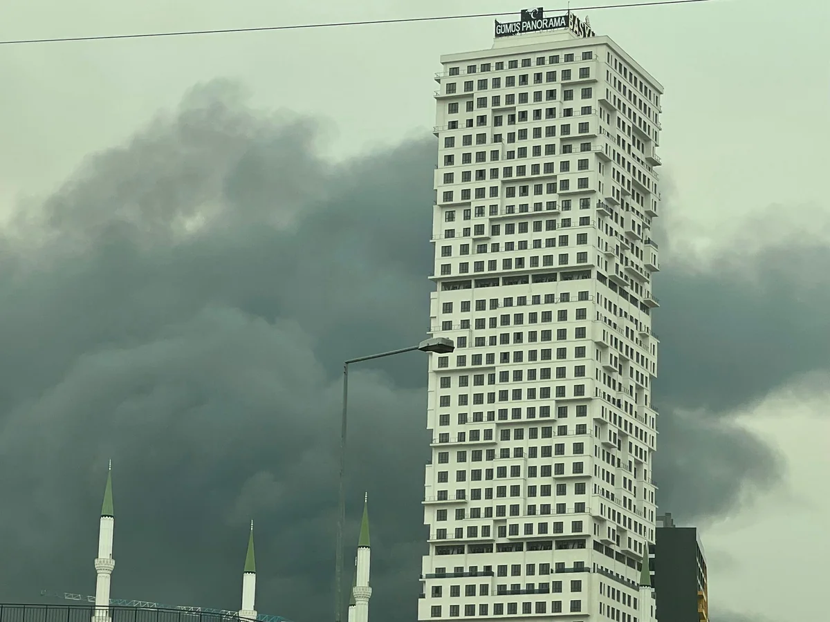 Fire breaks out at logistic firm in Istanbul