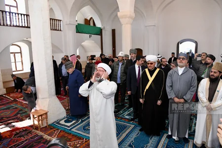 Collective prayer held in Aghdam's Juma Mosque after 31 years