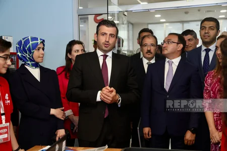 Selçuk Bayraktar Bilim Bakı mərkəzinin işi ilə tanış olub