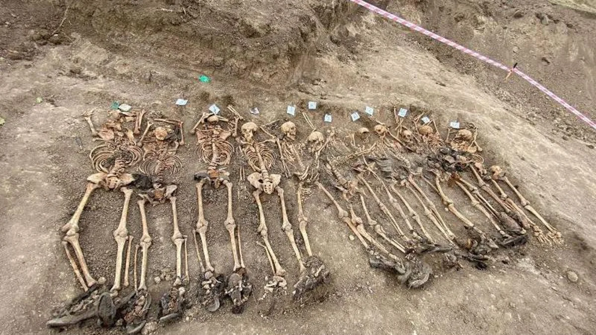 Hikmat Hajiyev shares post on mass grave in Edilli 