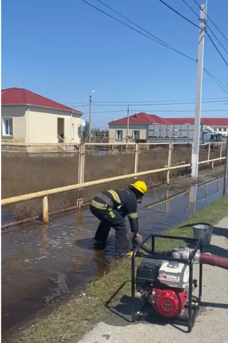 FHN intensiv yağışların yaratdığı fəsadları aradan qaldırılması işlərini davam etdirir - YENİLƏNİB