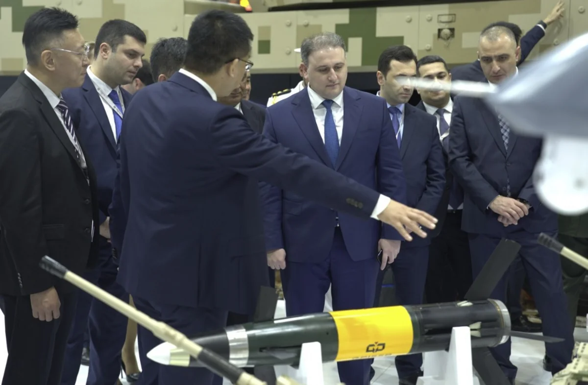 Президент ОАЭ посетил стенд Азербайджана на IDEX-2025 в Абу-Даби