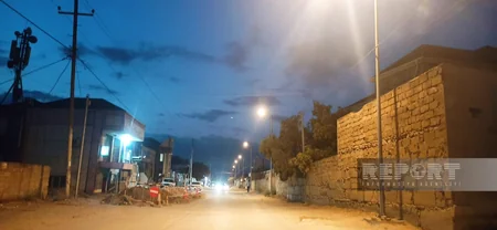 Sarayda küçə lampalarına uzun müddətdən sonra elektrik enerjisi verilib