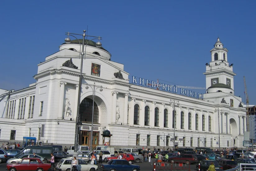 С Киевского вокзала в Москве эвакуированы около 600 человек