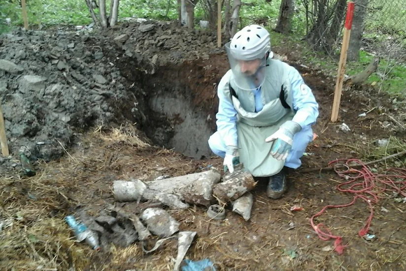 Tərtərdə partlamış Qrad raketinin qalıqları aşkarlanıb