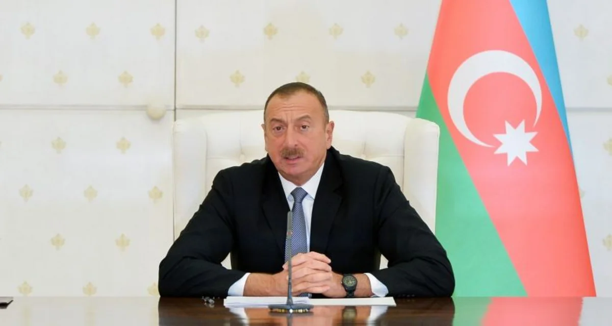 İlham Əliyev: “İki uzunqulağın arpasını bölə bilməyən, bizə dərs öyrədir”