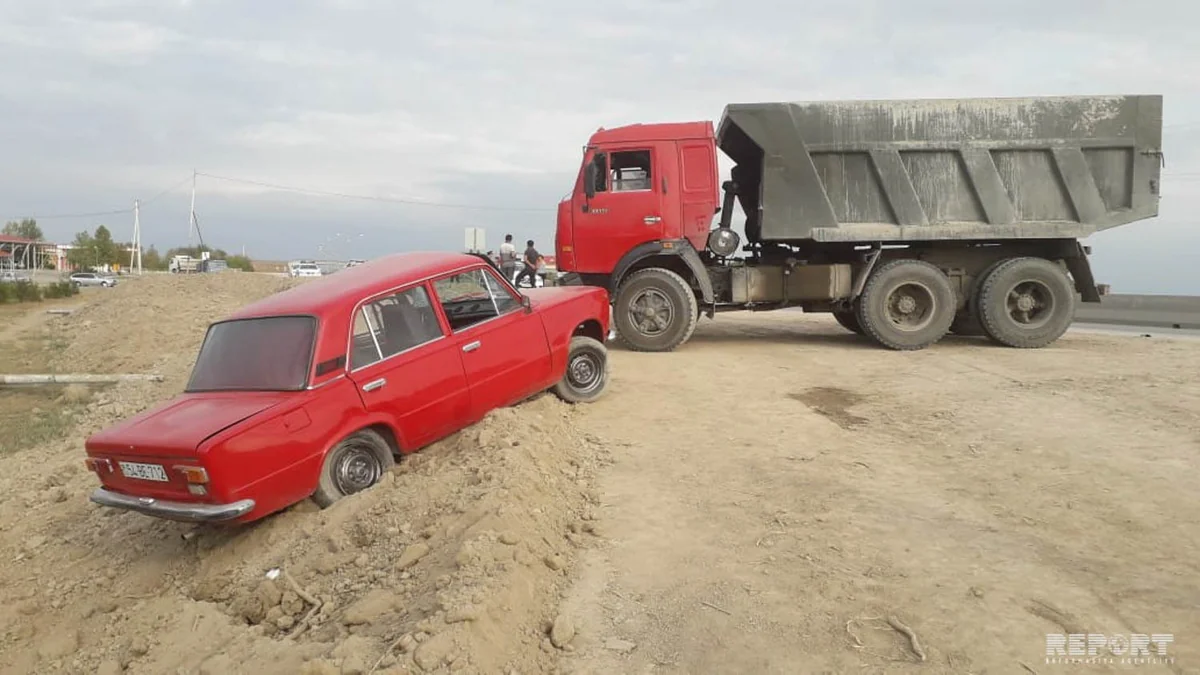 Kürdəmirdə yol qəzası olub, xəsarət alan var - FOTO