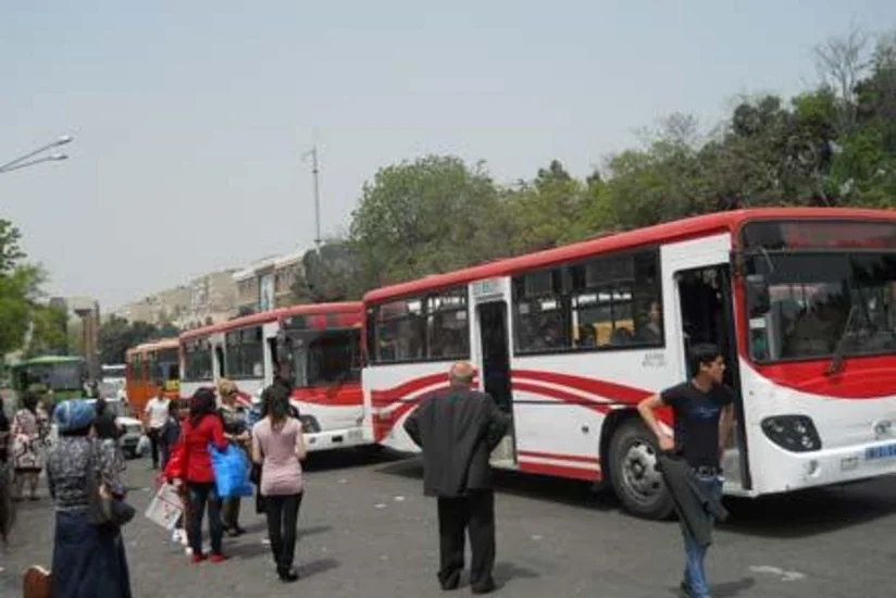 Bakıda sərnişin avtobusu sərxoş piyadanı vurub