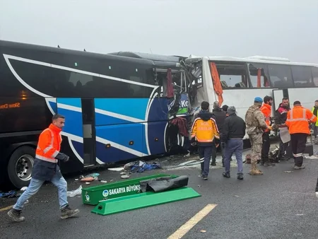 Türkiyədə ağır yol qəzasında 10 nəfər ölüb, 54 nəfər yaralanıb