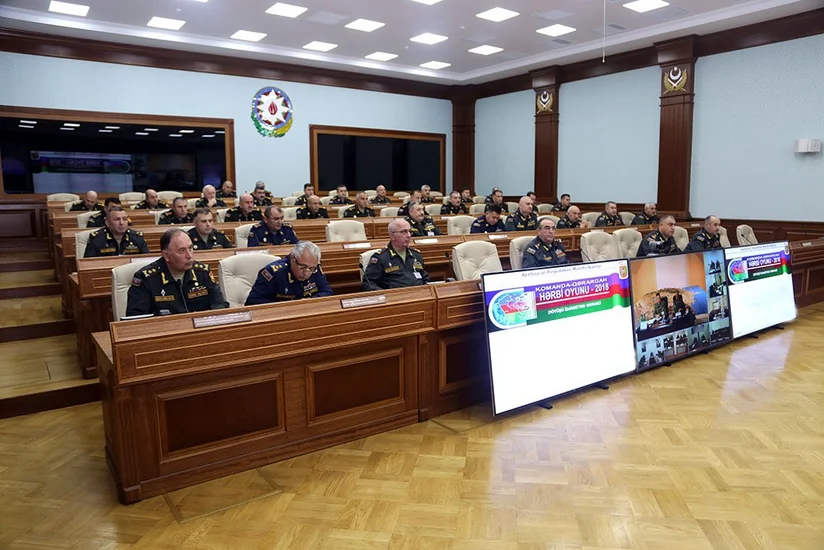 Baş Qərargah rəisi təlimlərin gedişi ilə bağlı məruzələri dinləyib  - VİDEO