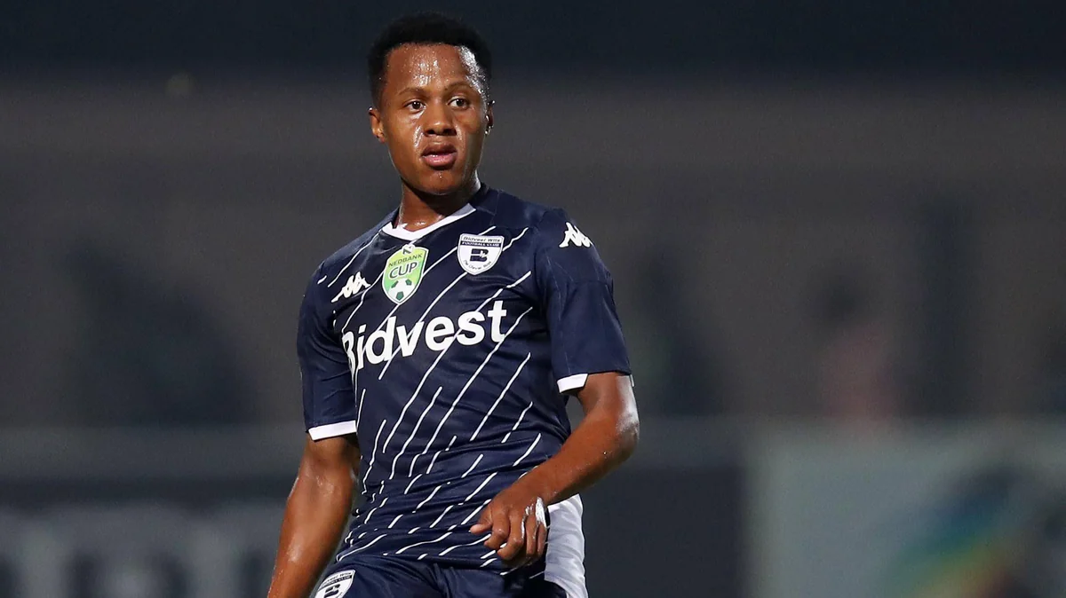 Makkabi afrikalı yarımmüdafiəçi aldı