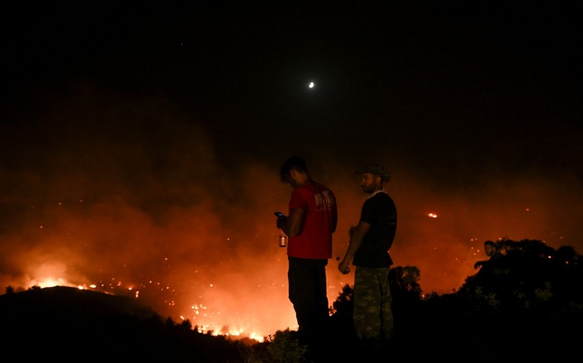 19,000 people evacuated as wildfire rages on Greek island of Rhodes