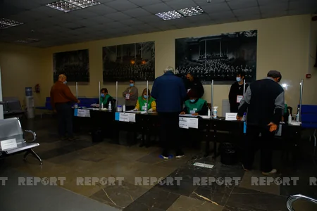 Tbilisi sakinləri mer seçir – FOTOREPORTAJ