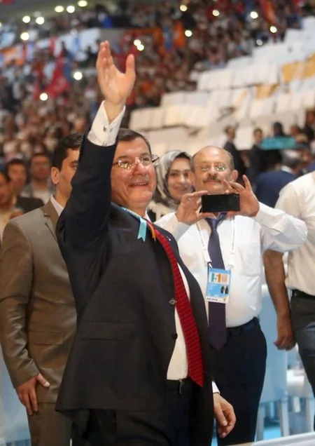 Ankarada Ədalət və İnkişaf Partiyasının V qurultayı keçirilir
