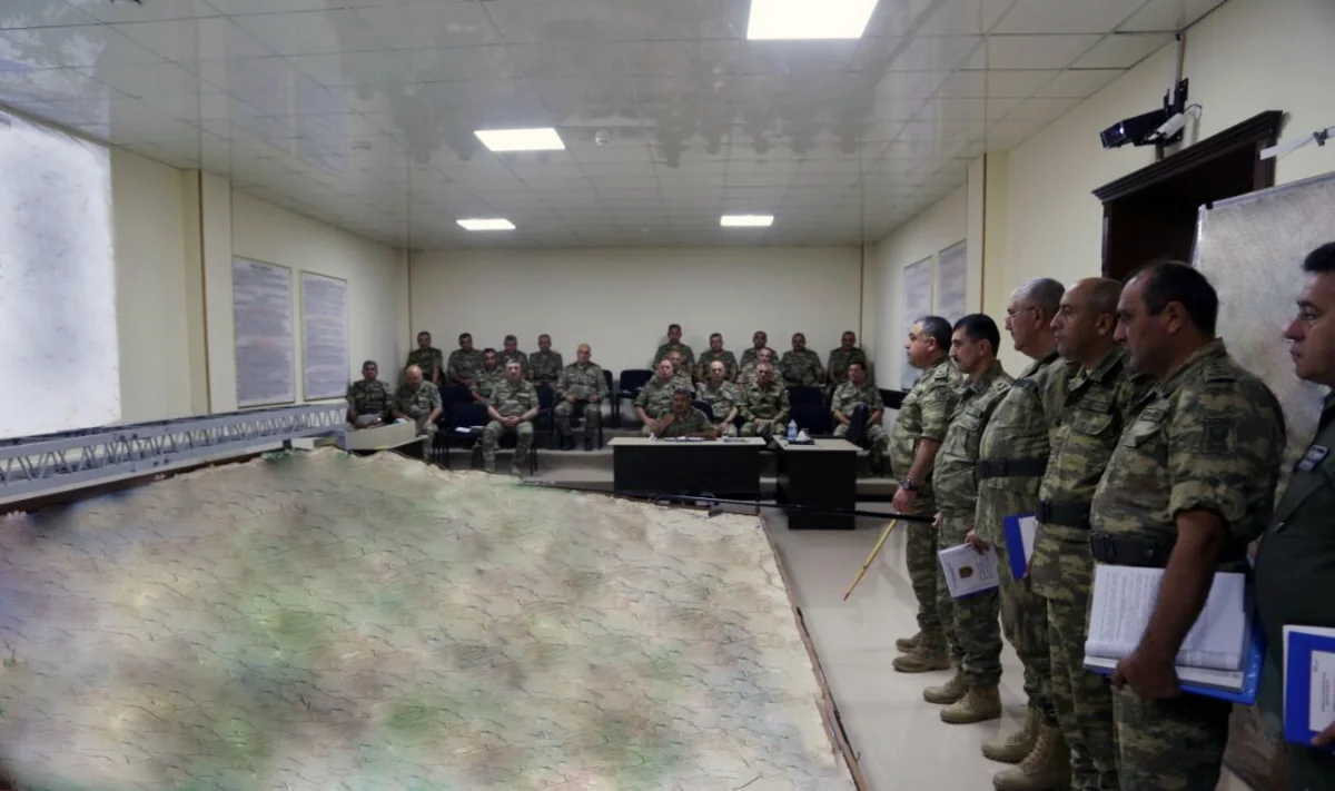 В ходе учений осуществили организацию взаимодействия войск на макете местности