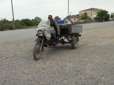 ​Salyan sakini qeyri-adi motosikl düzəldib - FOTO