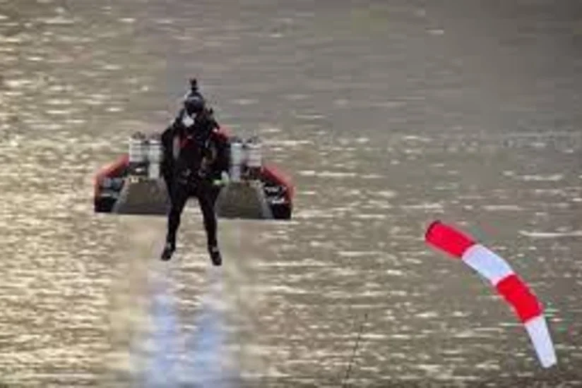 Jetman flies high above Dubai in breathtaking flight - VIDEO