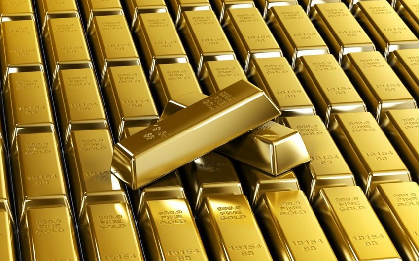Gold prices fall amid strengthening of US dollar