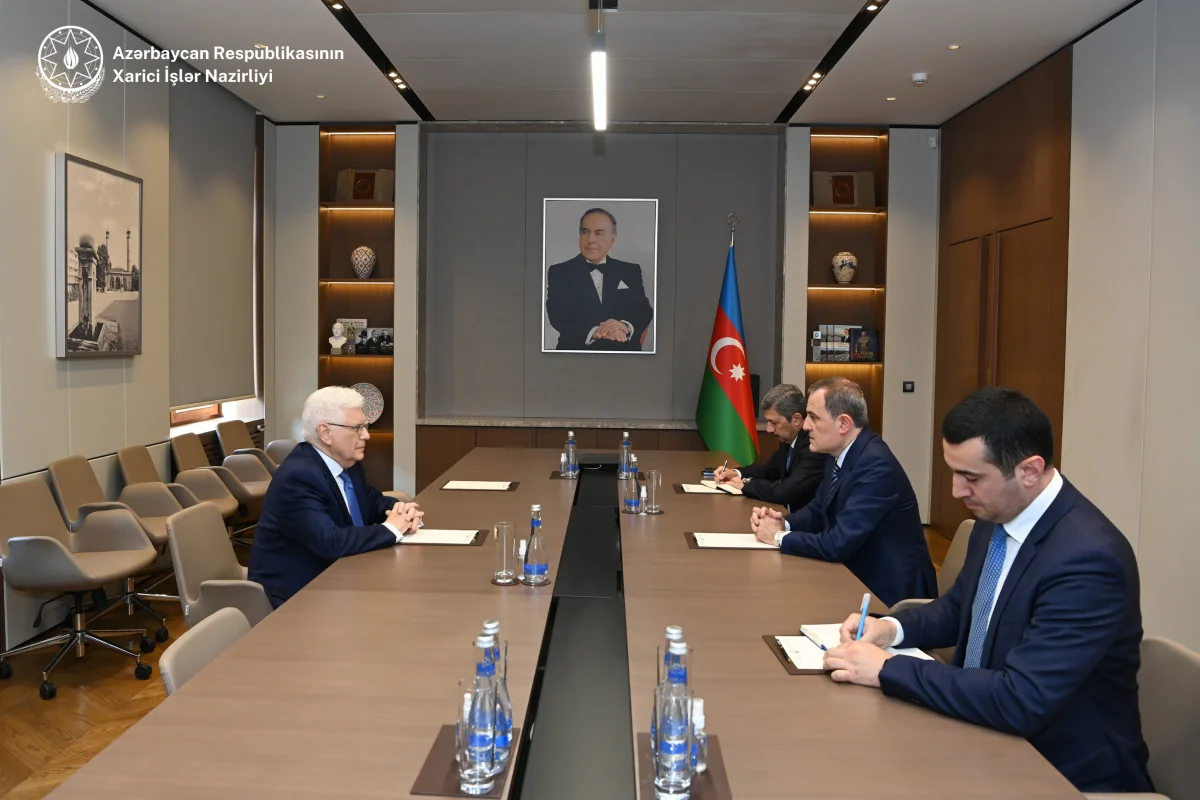 Azerbaijani FM receives outgoing Russian ambassador
