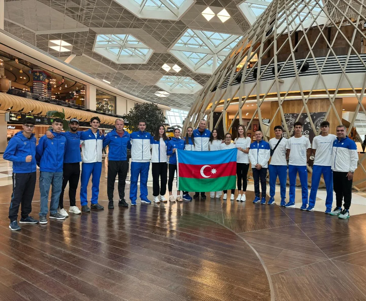 Azərbaycanın çimərlik voleybolçuları təlim-məşq toplanışı üçün Türkiyəyə yollanıblar