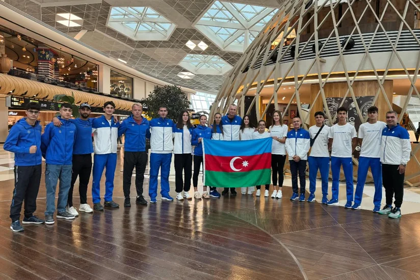 Azərbaycanın çimərlik voleybolçuları təlim-məşq toplanışı üçün Türkiyəyə yollanıblar