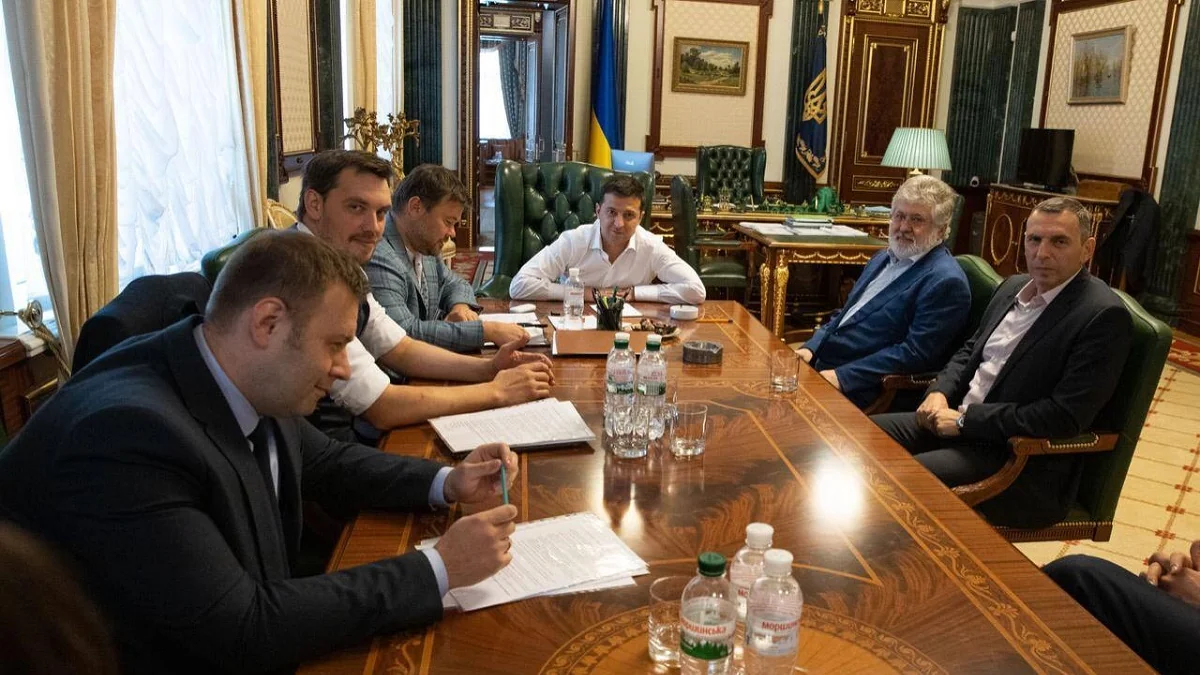 Зеленский внес в Раду закон об олигархах