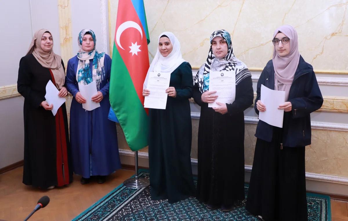 Daha 5 qadın dini ayin icraçısı məscidlərə təyinat alıb