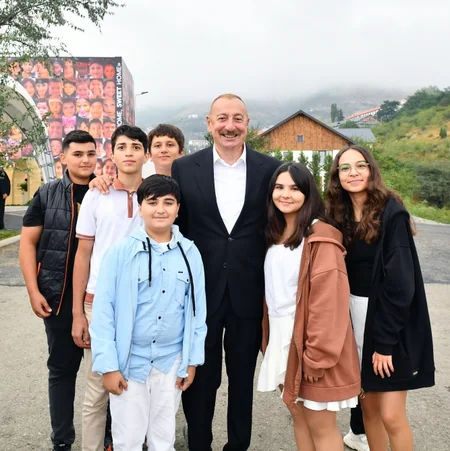 İlham Əliyev və Mehriban Əliyeva “Laçın Şəhəri Günü” bayram şənliklərində iştirak ediblər - YENİLƏNİB