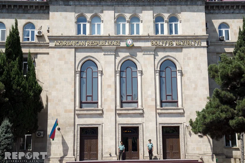 Bakıda istintaq təcridxanasına meyvə şirəsinin içində telefon ötürmək cəhdinin qarşısı alınıb