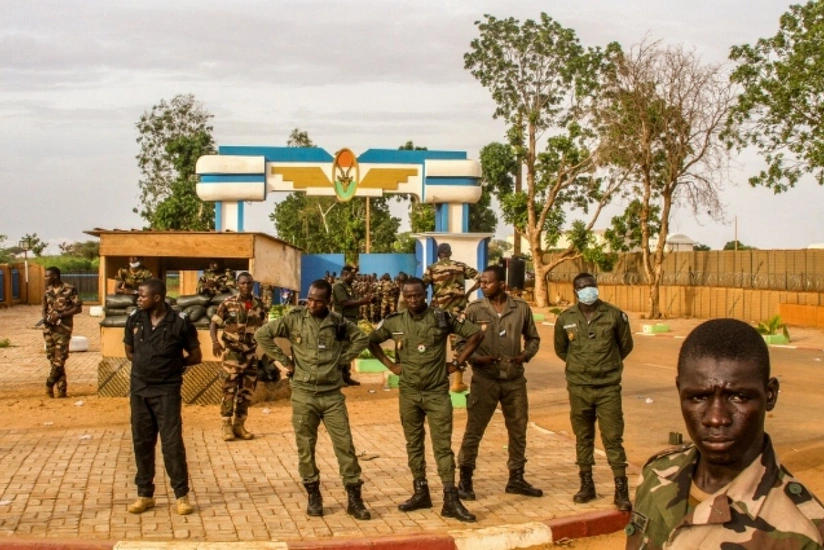 Niger gives French troops one month to leave